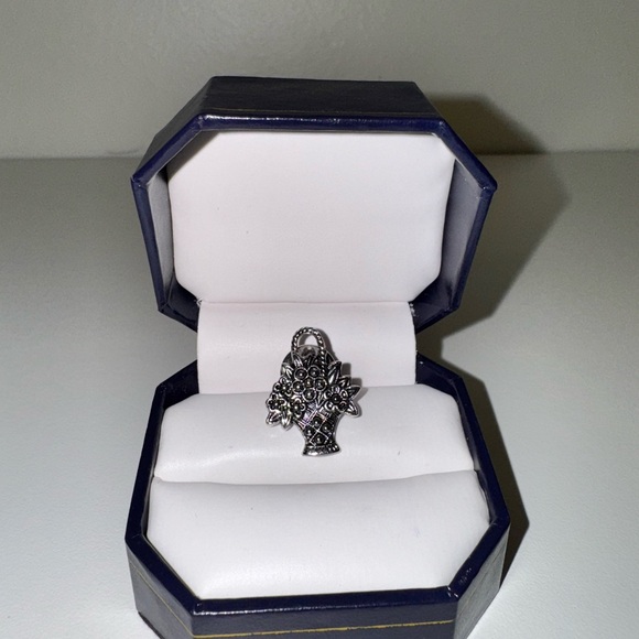 Vintage Flower Bouquet Pin Brooch - Picture 4 of 6